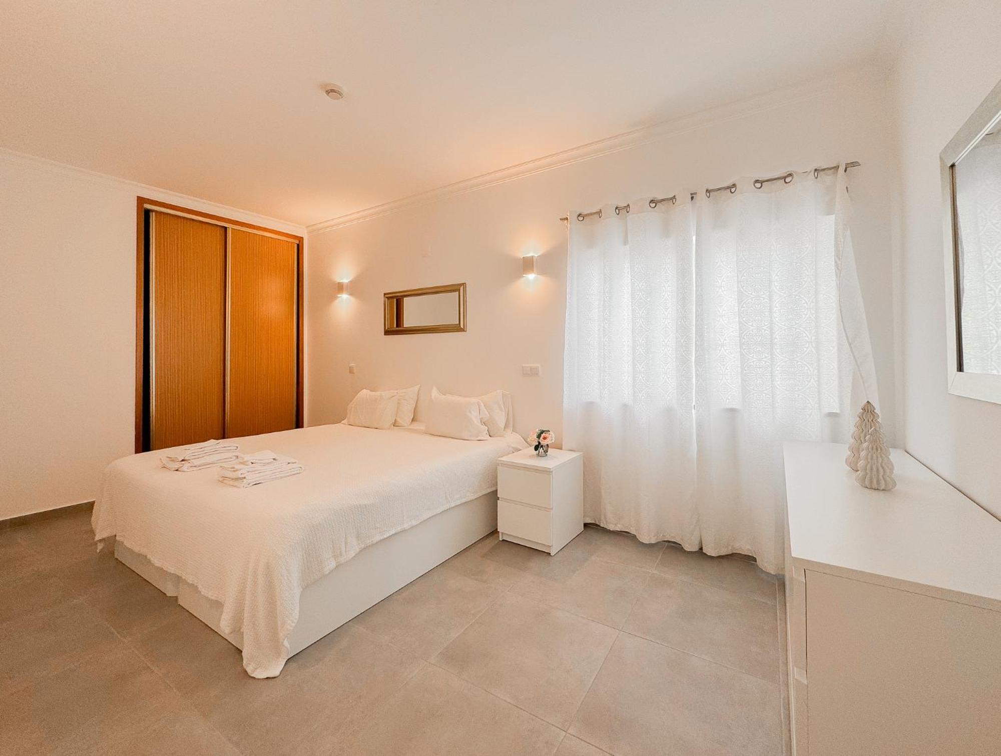 Holiday Beach Apartment Porto De Mos Лагос Екстериор снимка