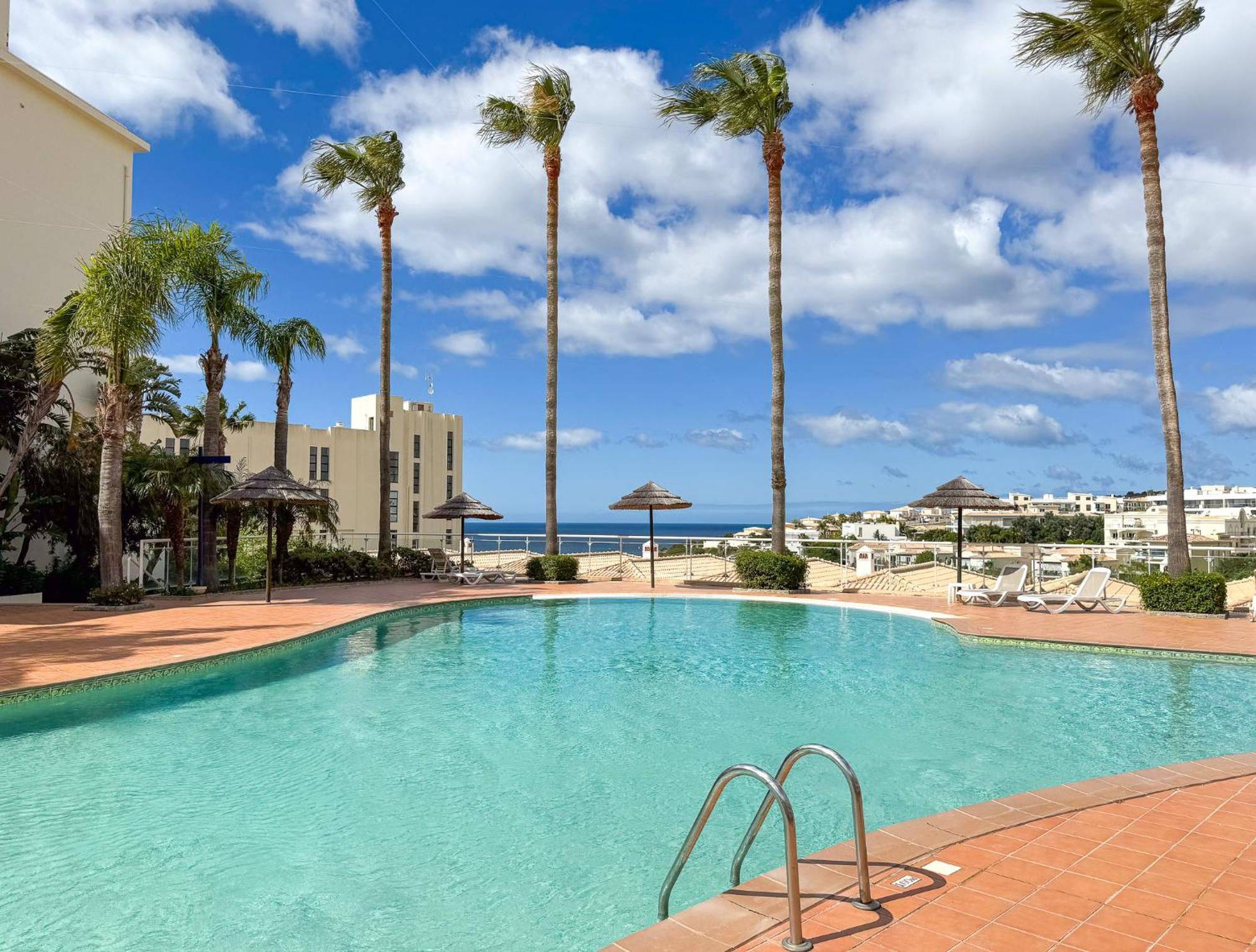 Holiday Beach Apartment Porto De Mos Лагос Екстериор снимка