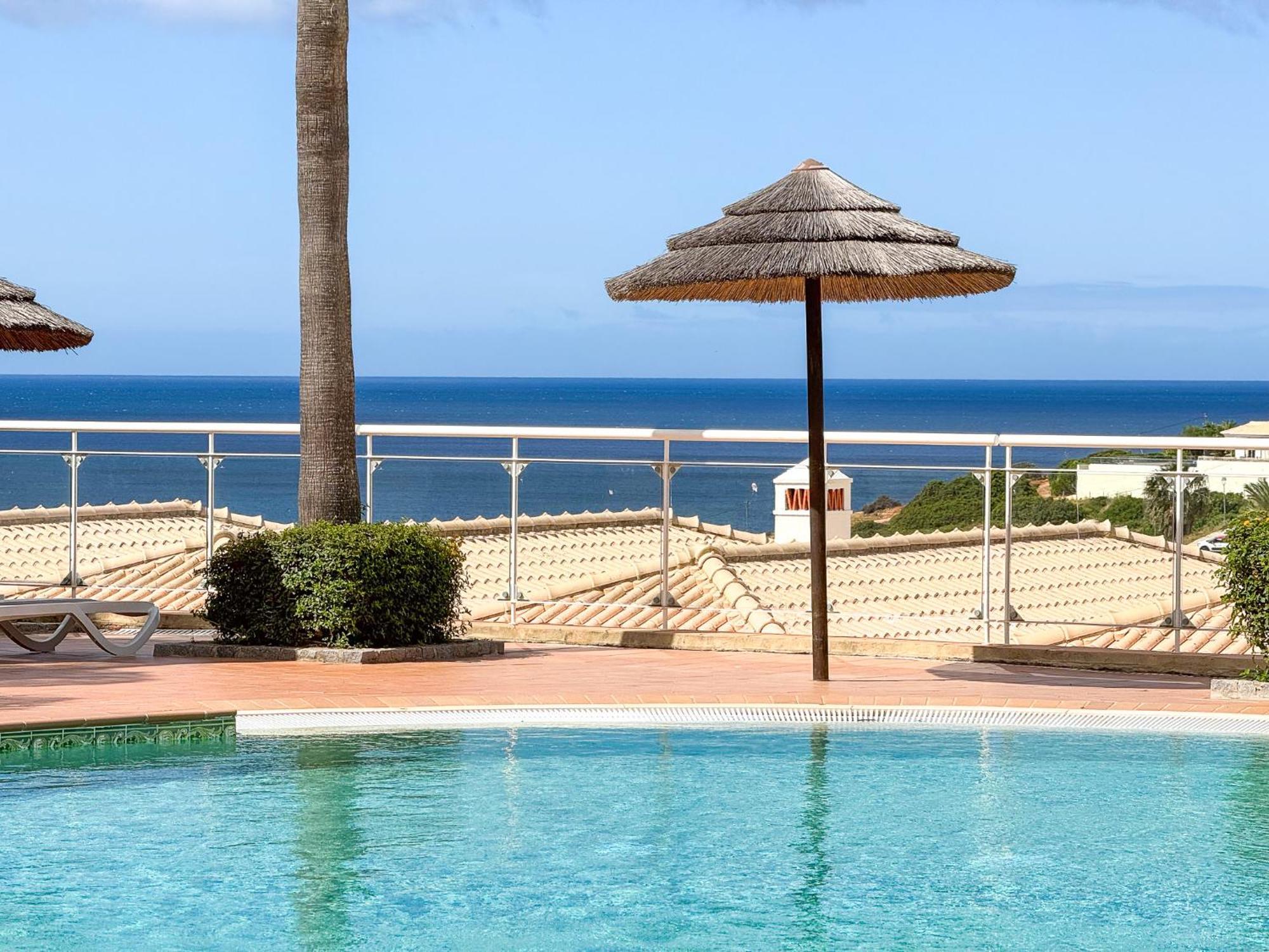 Holiday Beach Apartment Porto De Mos Лагос Екстериор снимка